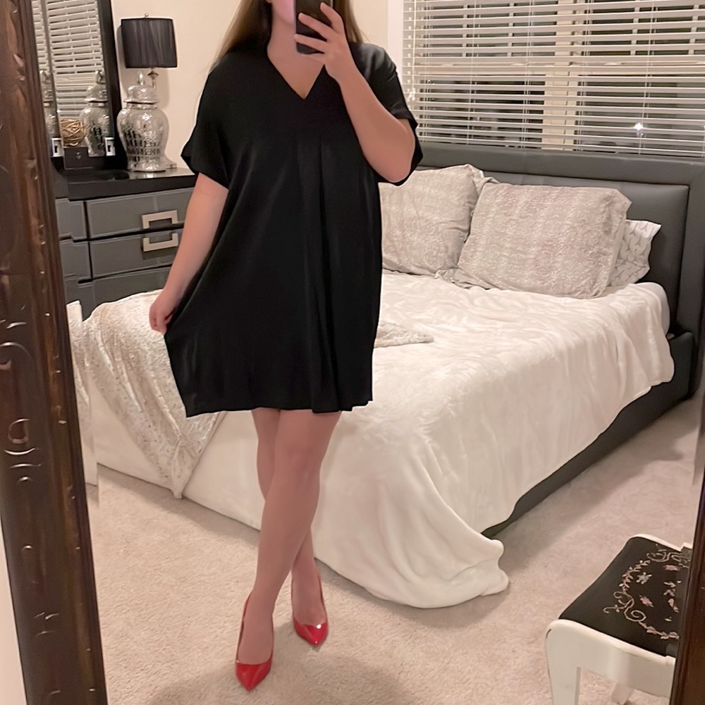 Black H&M Flowy Silk-Like Dress🖤